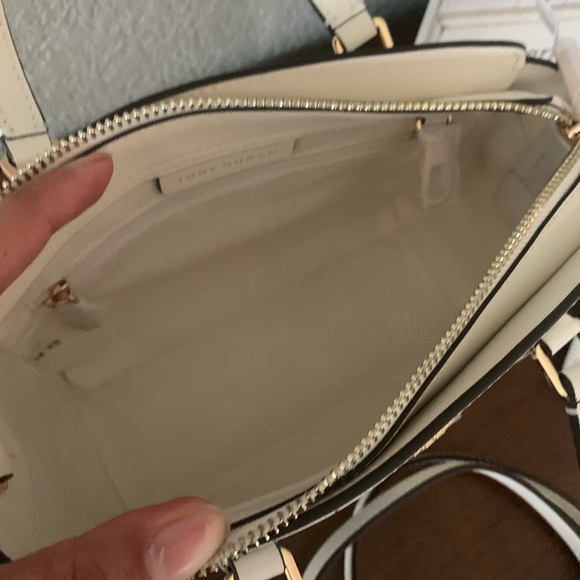 New 🌸 Tory Burch set Emerson crossbody & wallet - Picture 13 of 15